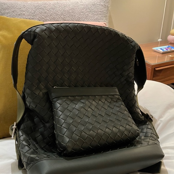 Authentic bottega Venetta backpack. - Picture 3 of 3